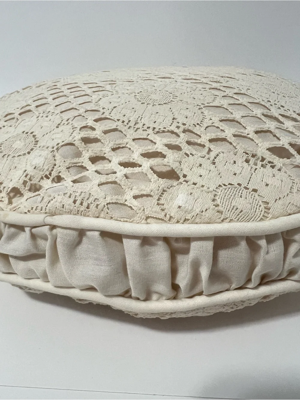 Vintage Crochet Lace Boho Cottagecore Grannycore Round Throw Pillow Cream